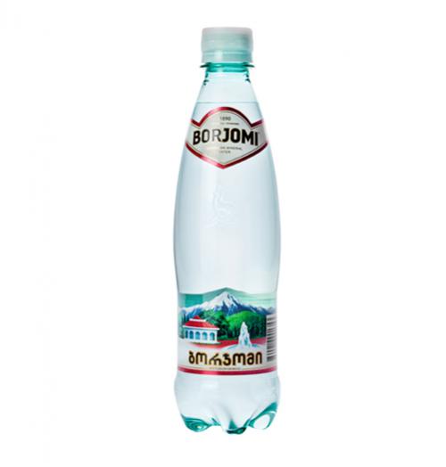 Géorgie Borjomi ville d'eau bouteille d'eau minérale de Bordjomi
