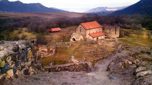 Dmanissi Dmanisi site archéologique géorgien Géorgie premier homme Caucase premier européen