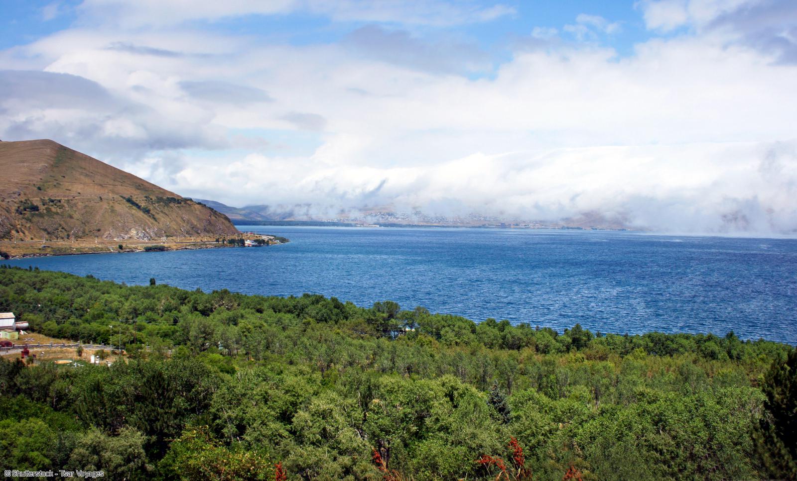 Lac Sevan (Lac arménien) - Voyage en Arménie Lac Sevan monastère de Sevanavank Arménie
