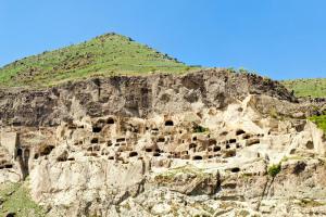 Vardzia : cité troglodyte