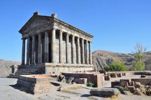 Temple de Garni, vestige de la période hellénistique